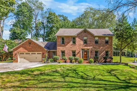 6008 Forest Trails Dr, Winston Salem, NC 27107