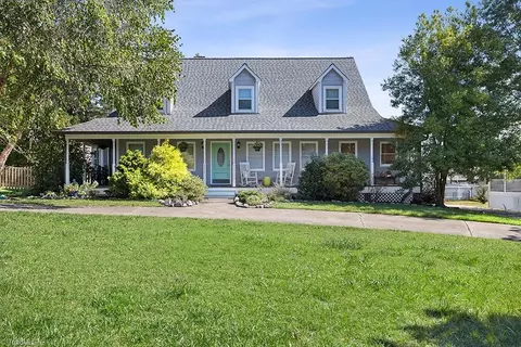 6028 Stone Bluff Dr, Clemmons, NC 27012