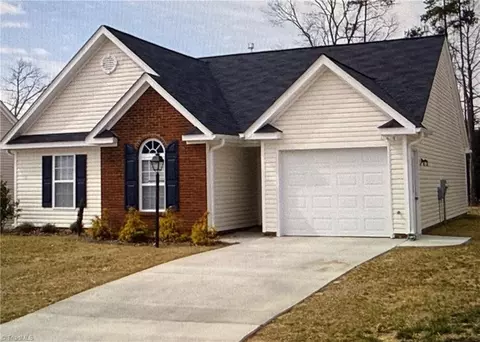 5222 Mount Hope Dr, Winston Salem, NC 27107