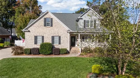410 Savannah Ln, Kernersville, NC 27284