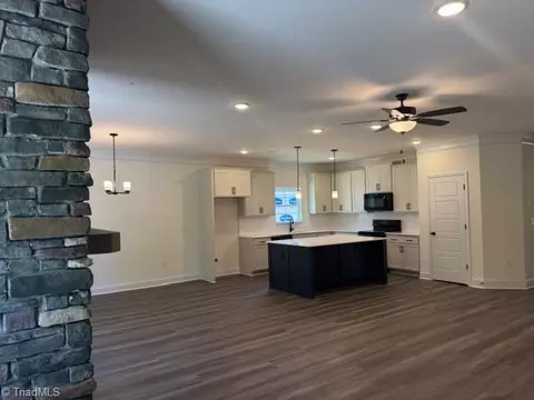 Entry Way - 136 Royal Pines Dr, Trinity, NC 27370 photo 2 of 3