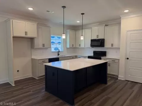 Entry Way - 136 Royal Pines Dr, Trinity, NC 27370 photo 3 of 3