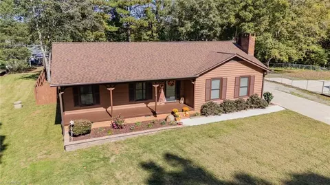 Exterior - 182 Windsor Dr, Graham, NC 27253 photo 10 of 11