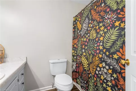 Bath - 182 Windsor Dr, Graham, NC 27253 photo 3 of 3