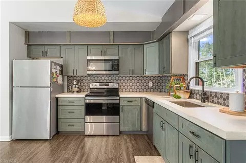 Kitchen - 182 Windsor Dr, Graham, NC 27253 photo 2 of 4