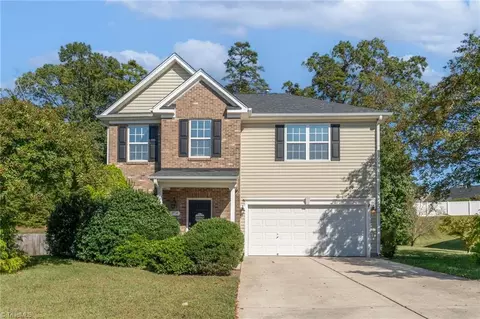 2754 Mossy Meadow Dr, High Point, NC 27265