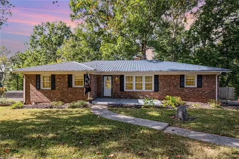 2453 Rockwood Rd, Asheboro, NC 27205