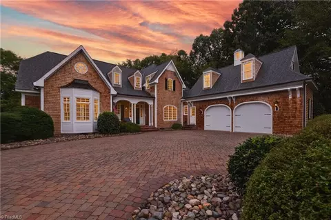 8010 Lasater Rd, Clemmons, NC 27012