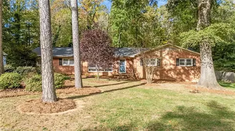 223 Westwood Ave S, Thomasville, NC 27360