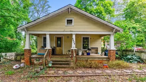 5604 Tomahawk Dr, Greensboro, NC 27410