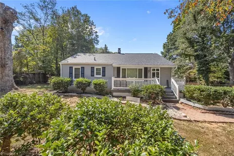 5807 Woodcliff Dr, Greensboro, NC 27410