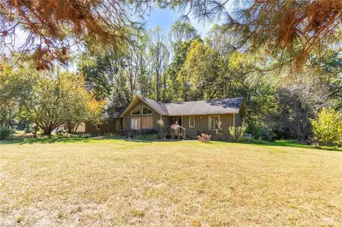 5905 Cedar Glen Rd, Greensboro, NC 27410