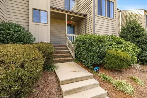 2449 Cypress Ct, High Point, NC 27265