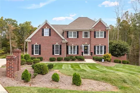 5307 Northcross Ct, Mcleansville, NC 27301