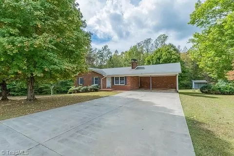446 Joan Dr, Lexington, NC 27292