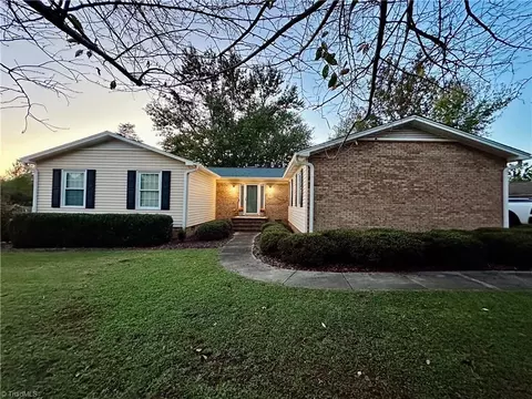 7807 Whipple Trl, Greensboro, NC 27455