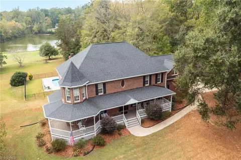 410 Niblick Dr, Summerfield, NC 27358