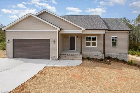 154 Knight Farm Rd, Stokesdale, NC 27357
