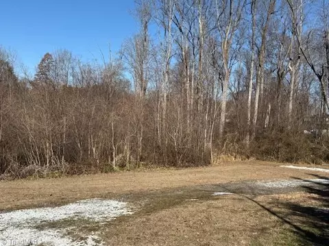 128 Oak Tree Dr, Mocksville, NC 27028