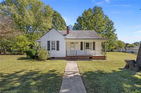 401 4th Ave N, Mayodan, NC 27027