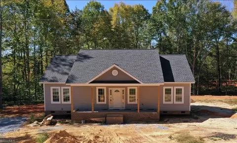 874 Ponderosa Heights Pl, Asheboro, NC 27205
