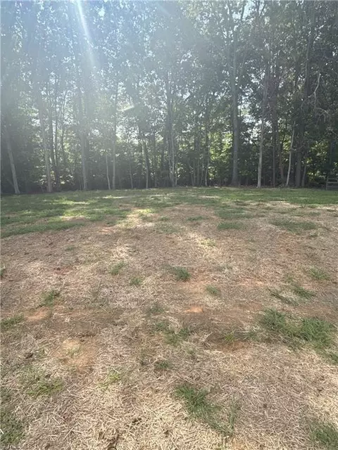 5572 Long Walk Dr #1041, Kernersville, NC 27284