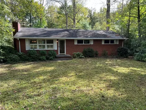 3780 Sandalwood Ln, Winston Salem, NC 27106