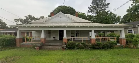 109 Church St S, Mount Olive, NC 28365