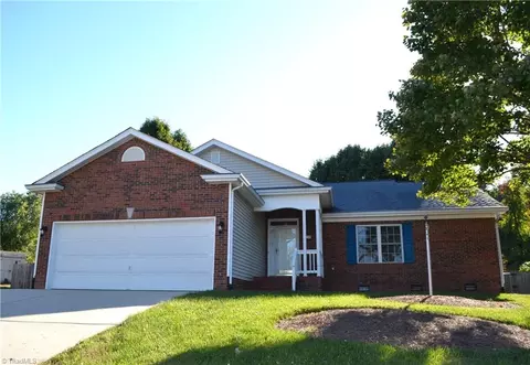 3914 Red Hill Ct, Greensboro, NC 27407