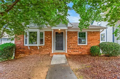 713 Woodbury Knolls Dr, Winston Salem, NC 27104