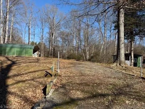 172 Oak Tree Dr, Mocksville, NC 27028