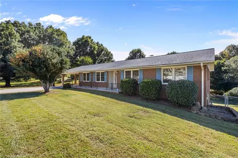 107 Delta St, Lexington, NC 27295