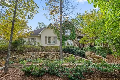 1120 Country Club Dr, Lexington, NC 27292