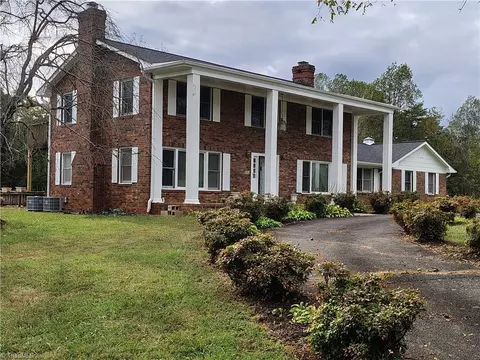 105 Pepperbush Trl, Dobson, NC 27017