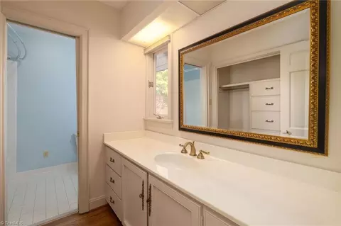 Bath - 201 Cascade Dr, High Point, NC 27265 photo 6 of 6
