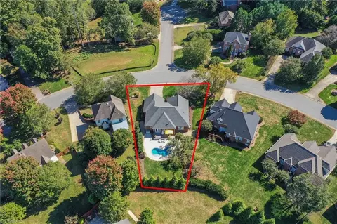 242 Kingsmill Dr, Advance, NC 27006