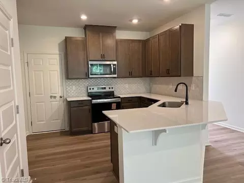 180 Parker Ln, Mebane, NC 27302