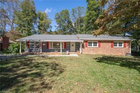 1841 Turfwood Dr, Pfafftown, NC 27040