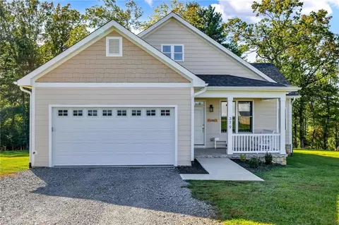 379 Turtle Ridge Rd, Sparta, NC 28675