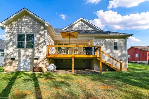 Exterior - 379 Turtle Ridge Rd, Sparta, NC 28675 photo 4 of 8