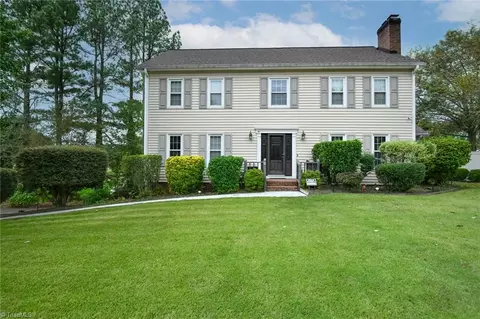 1516 Chimney Rock Dr, Kernersville, NC 27284