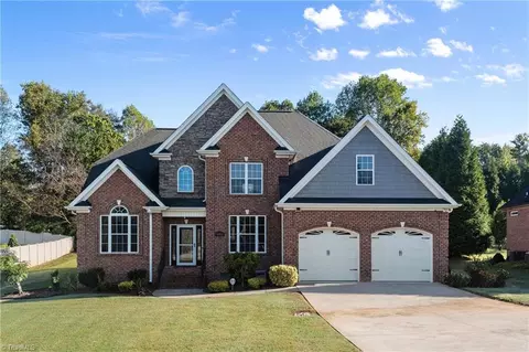 1842 Grove Pines Ct, Kernersville, NC 27284