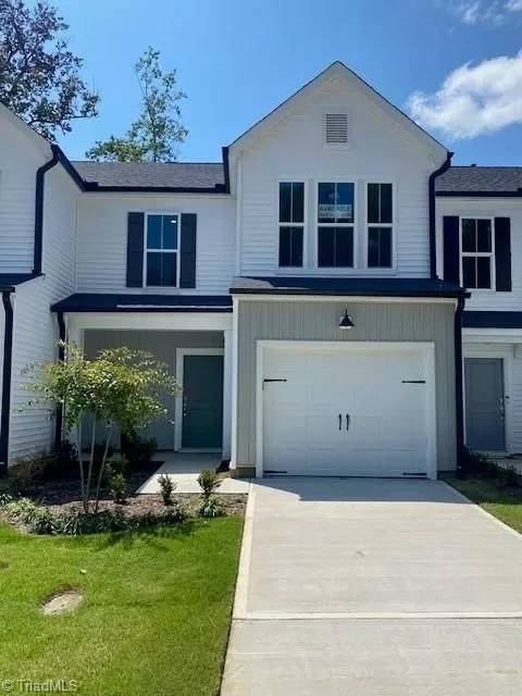 922 Poets Walk Rd, Whitsett, NC 27377