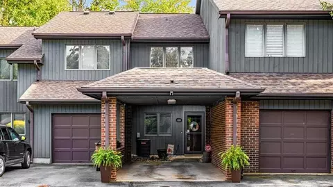 210 College Rd #302, Greensboro, NC 27410