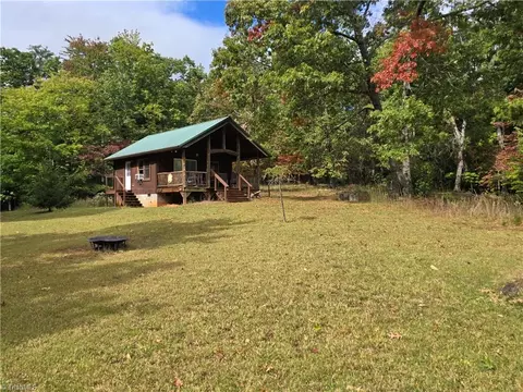 1051 Range Branch Rd, Purlear, NC 28665