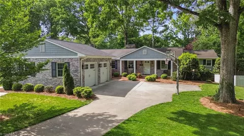 1147 Strathmore Cir, Winston Salem, NC 27104