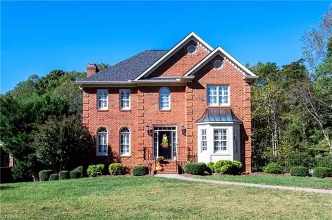 8930 Doubletree Ln, Clemmons, NC 27012