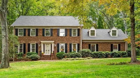 7 Dunaway Ct, Greensboro, NC 27408