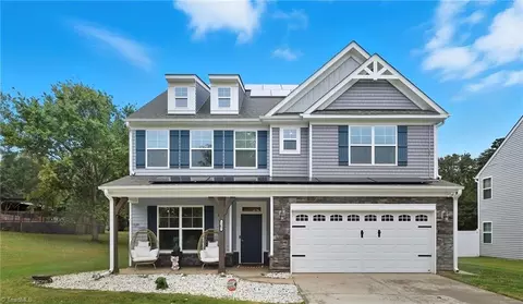1405 Regal View Dr, Kernersville, NC 27284