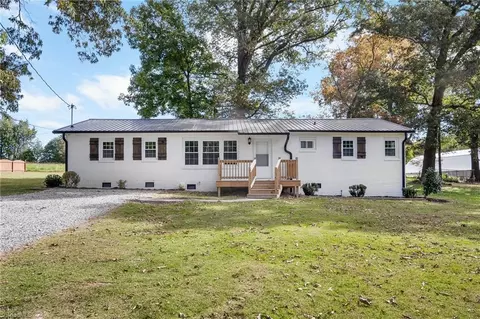 289 Wilson St, Lexington, NC 27295